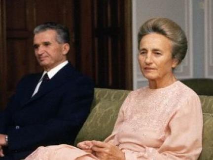 Soţii Ceauşescu, deshumaţi